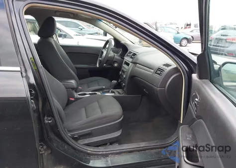 2010 Ford Fusion Se z USA, uszkodzony, nr VIN 3FAHP0HA1AR387810